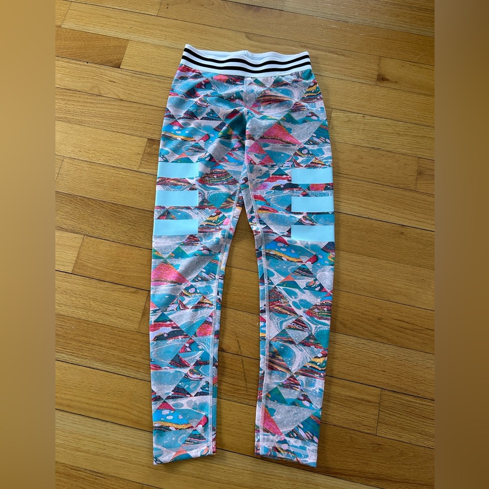 Adidas Climate Women’s Ankle Leggings Size Small Multicolor Abstract Geometric